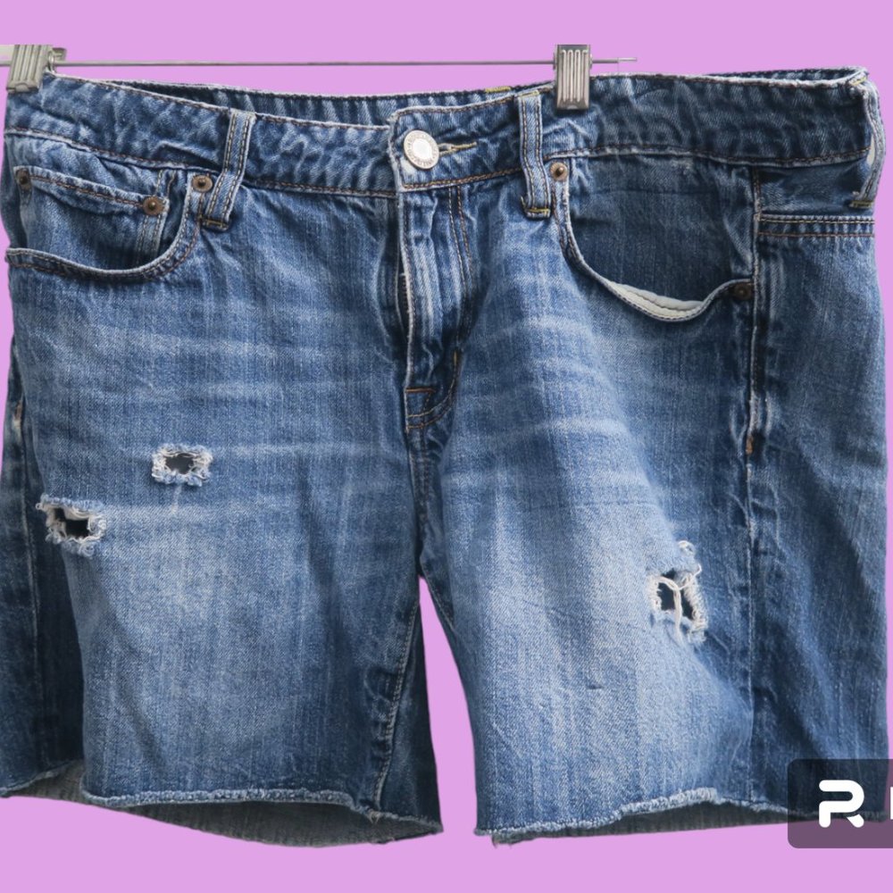 American Eagle Outfitters ripped distressed denim jean shorts in blue size 8.